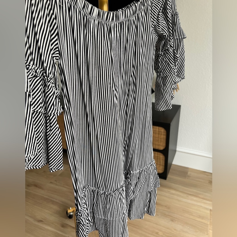 Forever 21 Striped Dress - Picture 4 of 7